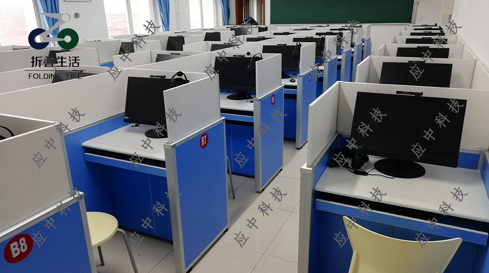 外語(yǔ)聽(tīng)力考試桌